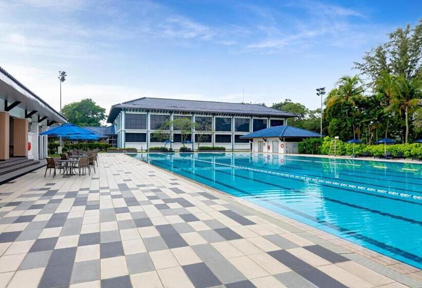 Glenmarie Hotel & Golf Resort