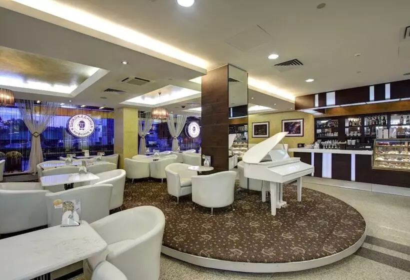 Hotelli Izmailovo Alfa