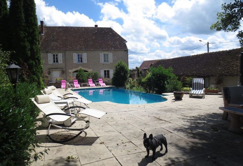 ホテル La Thuilerie Des Fontaines