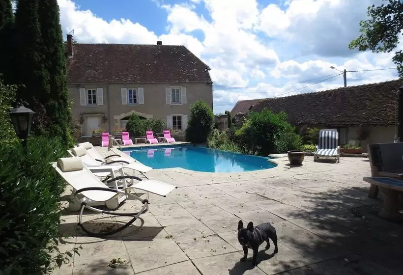 호텔 La Thuilerie Des Fontaines