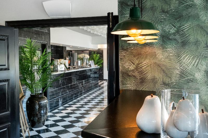 Salles Hotel Aeroport De Girona