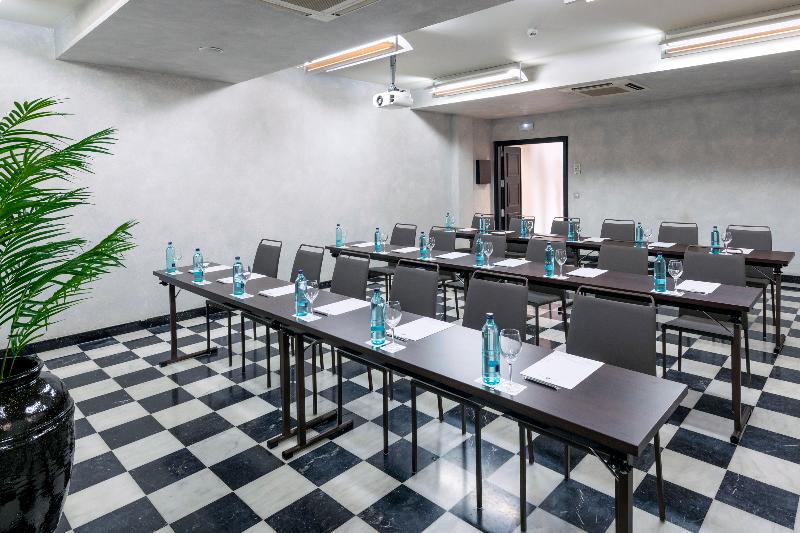 Salles Hotel Aeroport De Girona