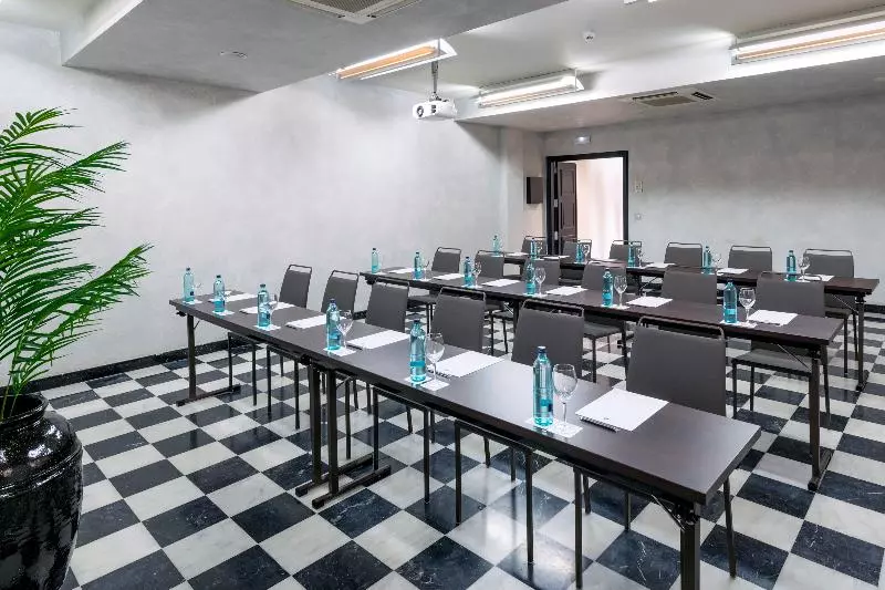 Salles Hotel Aeroport De Girona