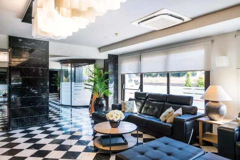 Salles Hotel Aeroport De Girona