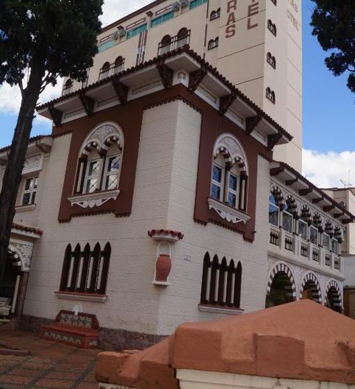 Отель Tamareiras Park