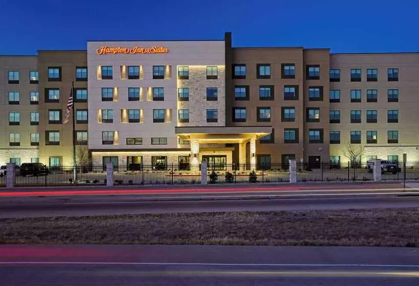 هتل Hampton Inn & Suites Lubbock University