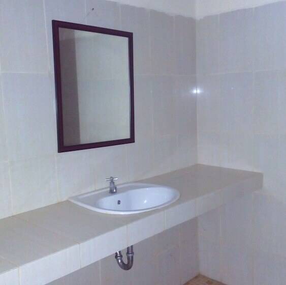 בית מלון כפרי Jonaths Cottage Bunaken