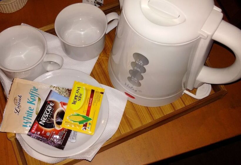 בית מלון כפרי Jonaths Cottage Bunaken