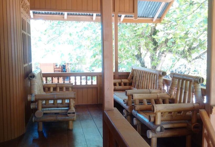 בית מלון כפרי Jonaths Cottage Bunaken