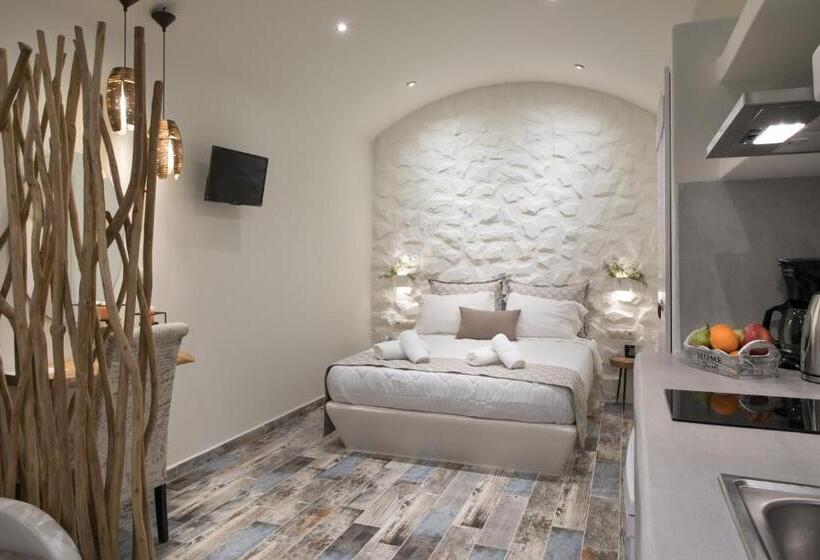 Hotel Naxos Petite Studios