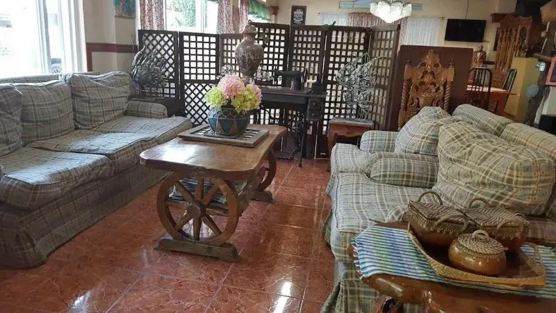 هتل North Shores Inn