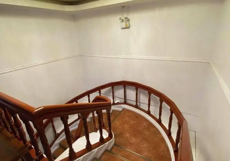 هتل North Shores Inn