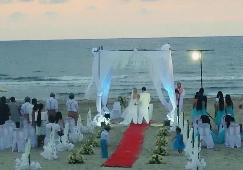 هتل North Shores Inn