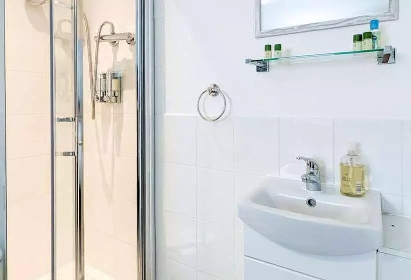 Hotelli Outfield Homes