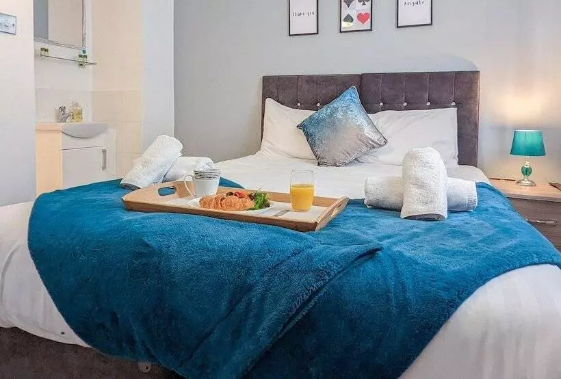 Hotelli Outfield Homes