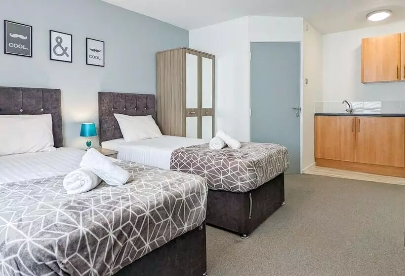 Hotelli Outfield Homes