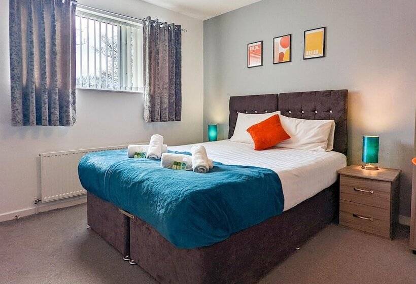 فندق Outfield Homes