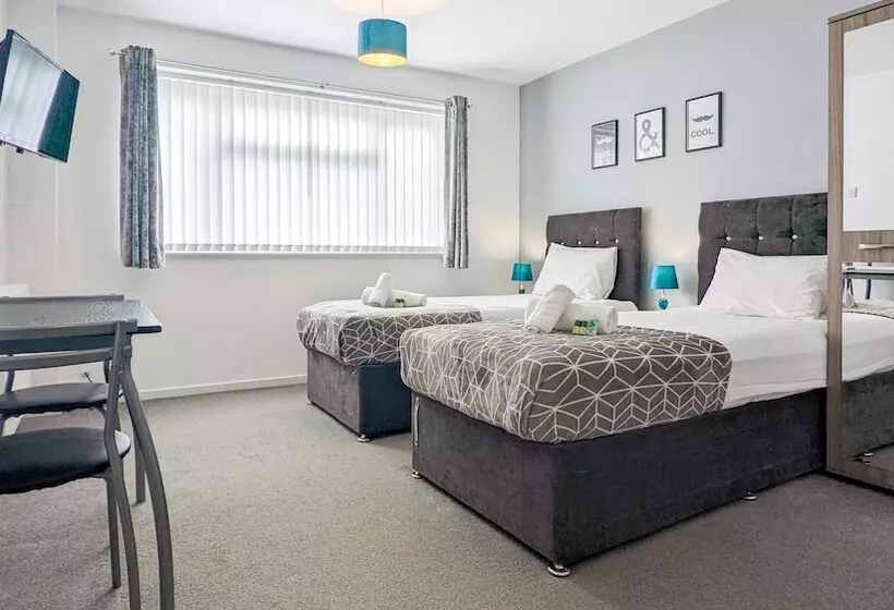 Hotelli Outfield Homes