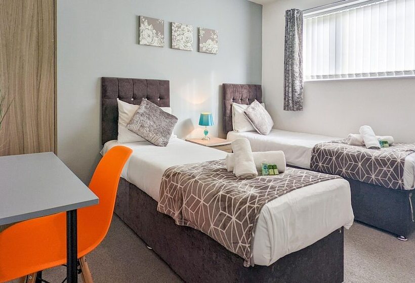 فندق Outfield Homes