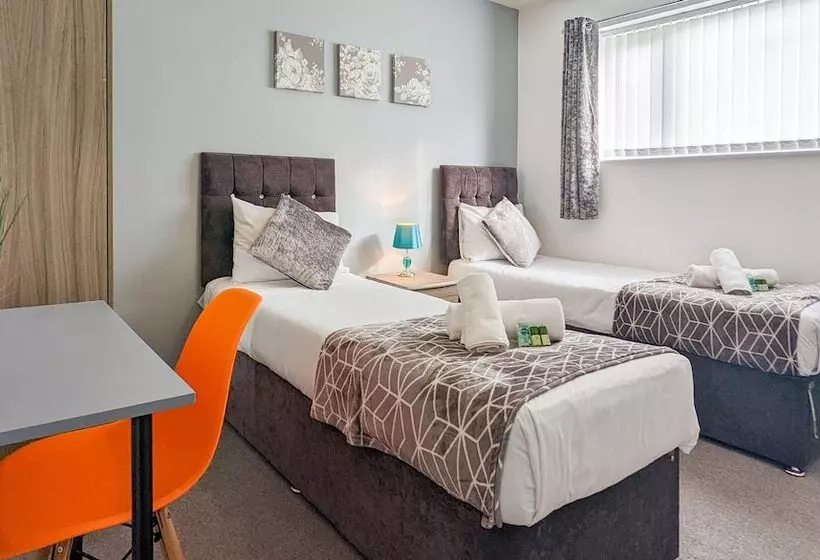 Hotelli Outfield Homes