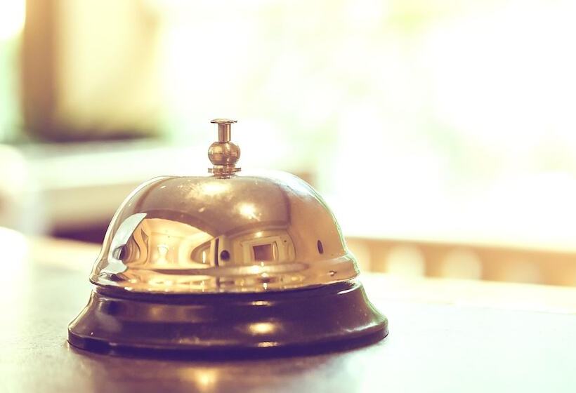 فندق Outfield Homes