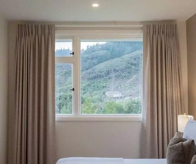 Hotelli Silverstream Retreat