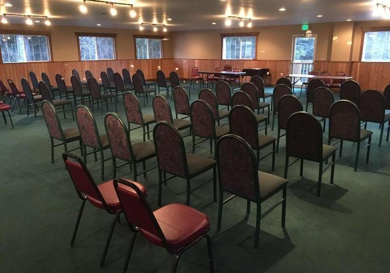 ホテル The Inn At Priest Lake