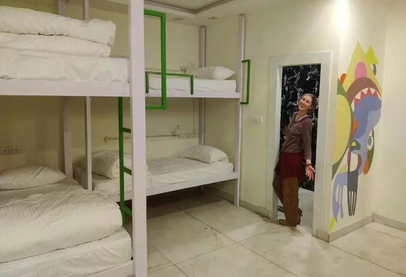 Alberg The Sweven Rishikesh