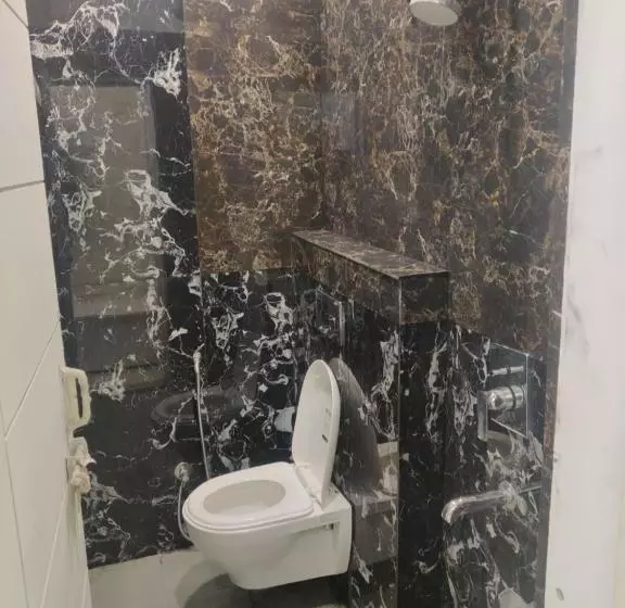 Alberg The Sweven Rishikesh