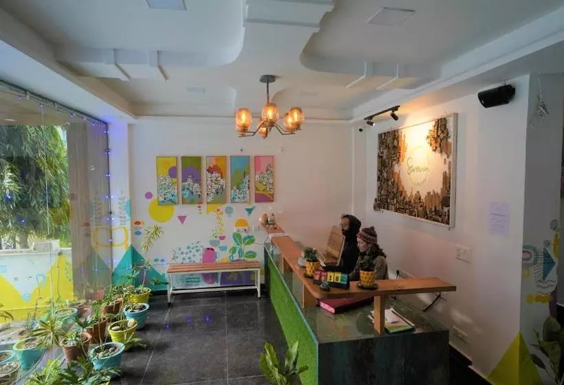 Alberg The Sweven Rishikesh