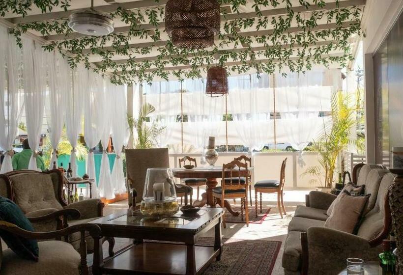 Instyle Residences At Infiniti Blu