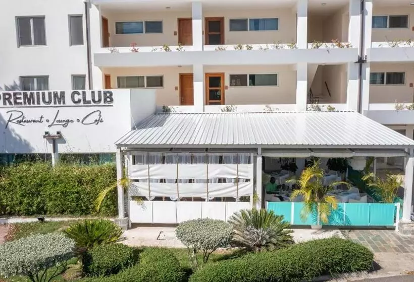 Instyle Residences At Infiniti Blu