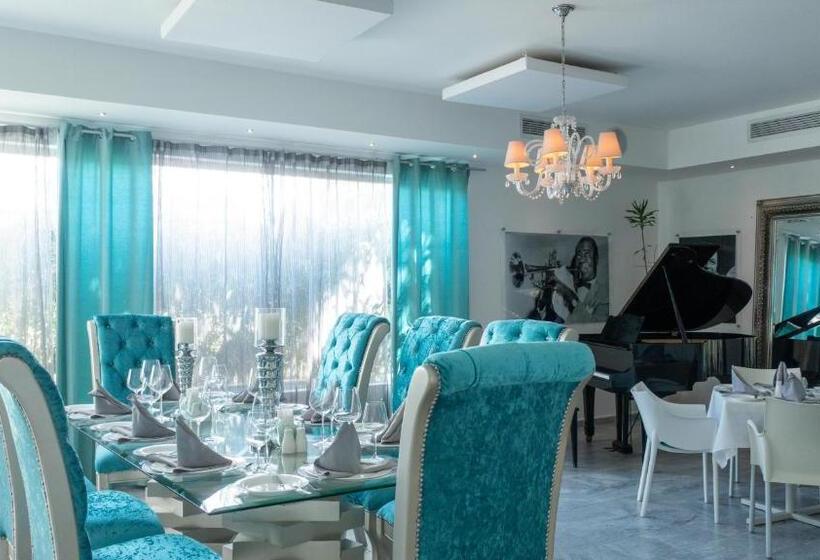 Instyle Residences At Infiniti Blu