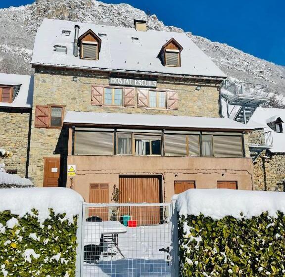 Hostal Escuils