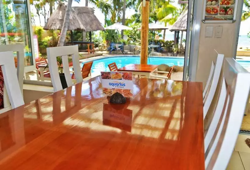 Отель Aquarius On The Beach