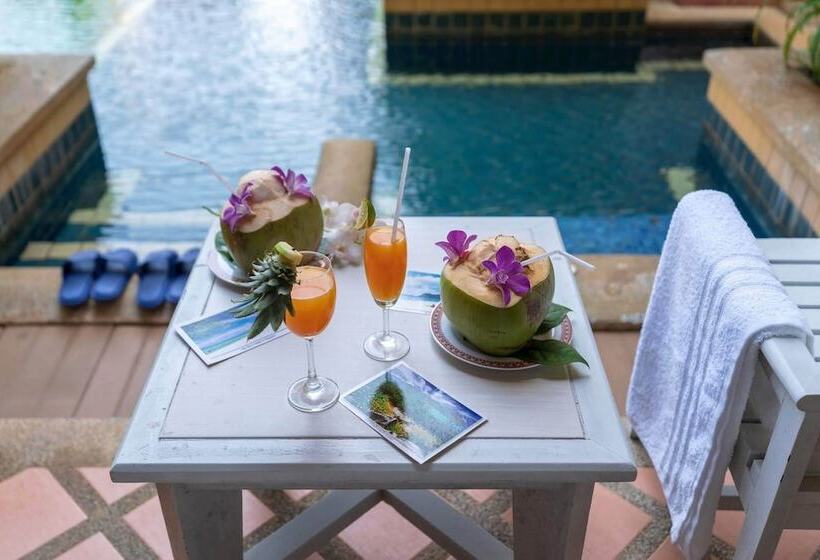 בית מלון כפרי Ayodhaya Palace Beach Resort Krabi