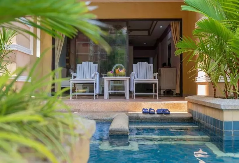 فندق Ayodhaya Palace Beach Resort Krabi