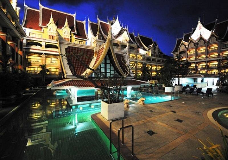 בית מלון כפרי Ayodhaya Palace Beach Resort Krabi