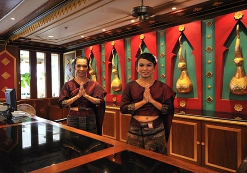 בית מלון כפרי Ayodhaya Palace Beach Resort Krabi