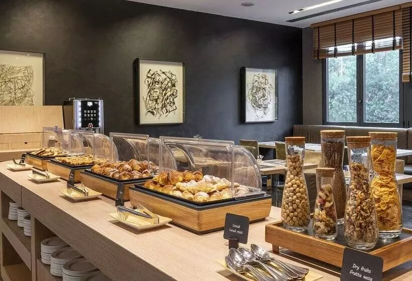 هتل H10 Roma Citta