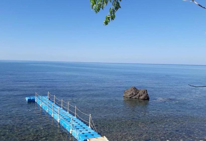 בית מלון כפרי Hydra Club