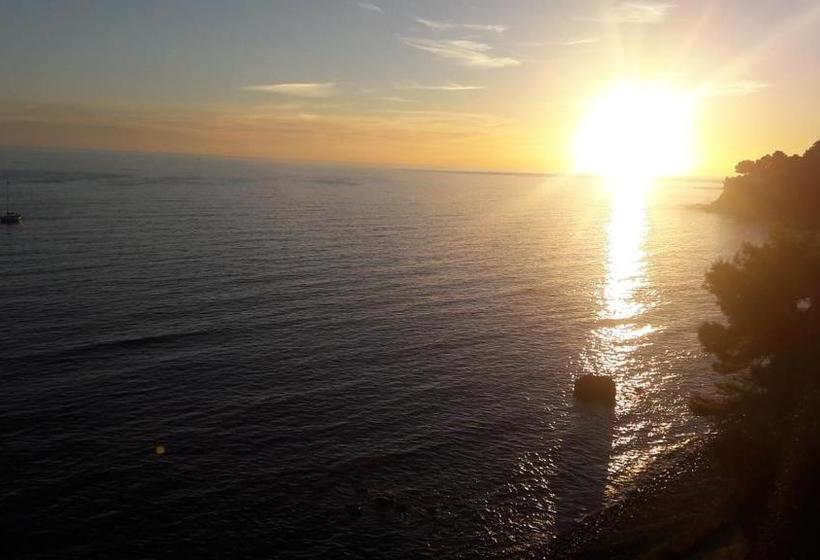 בית מלון כפרי Hydra Club