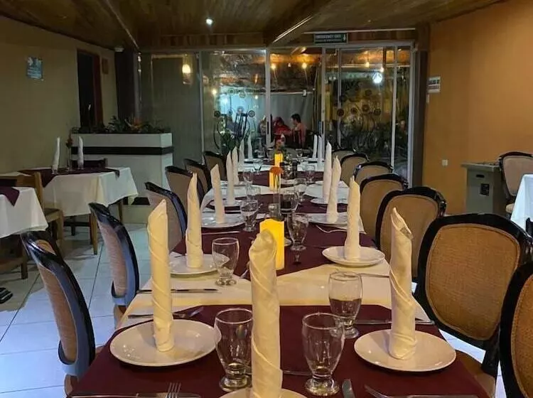 Hotel Jardines De Monteverde