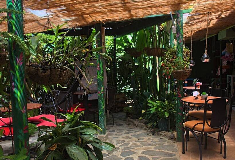 فندق Jardines De Monteverde