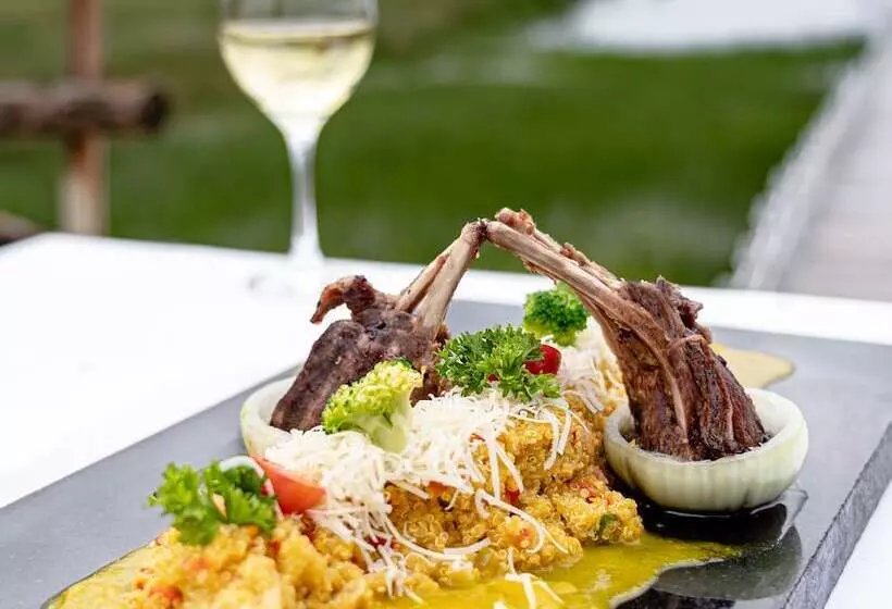 فندق Jose Antonio Puno