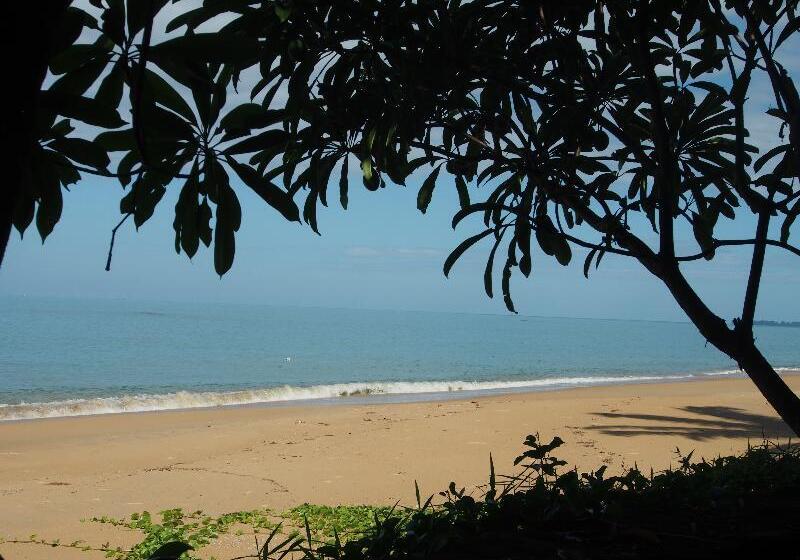 בית מלון כפרי Khaolak Palm Beach Resort