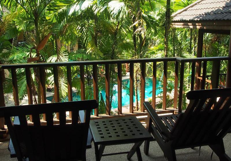 בית מלון כפרי Khaolak Palm Beach Resort