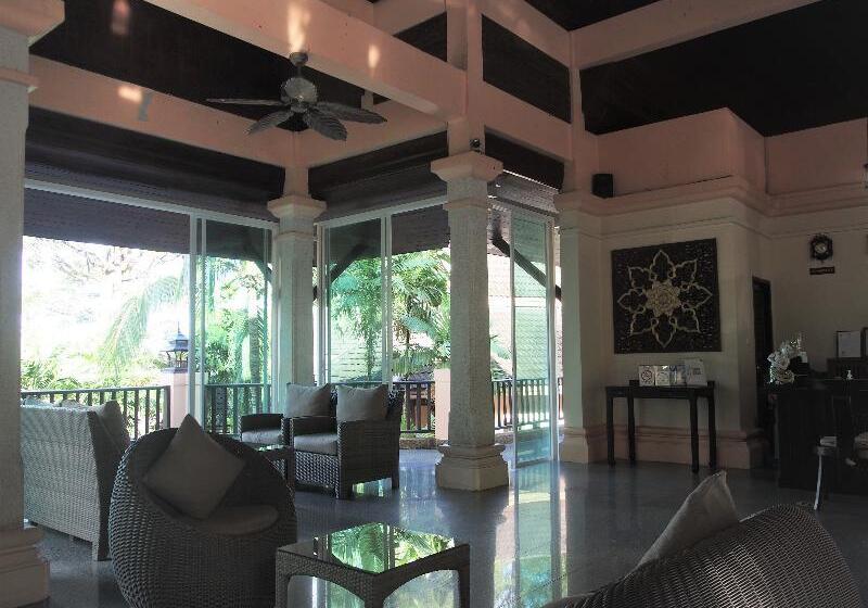 בית מלון כפרי Khaolak Palm Beach Resort