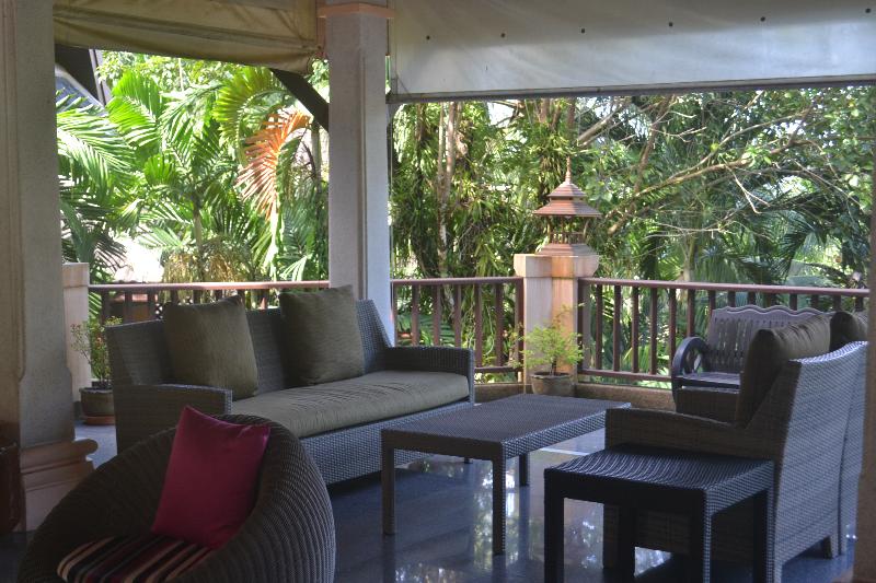 בית מלון כפרי Khaolak Palm Beach Resort