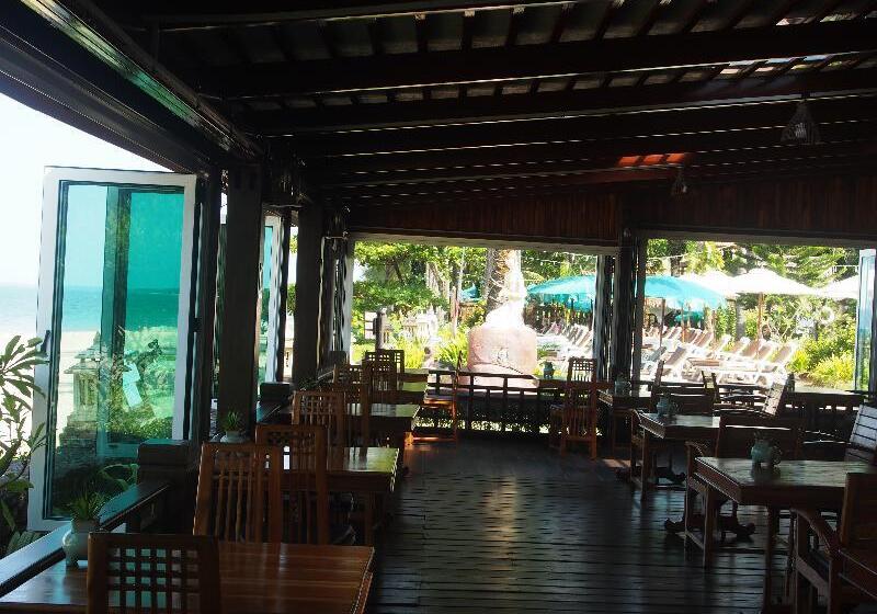 בית מלון כפרי Khaolak Palm Beach Resort